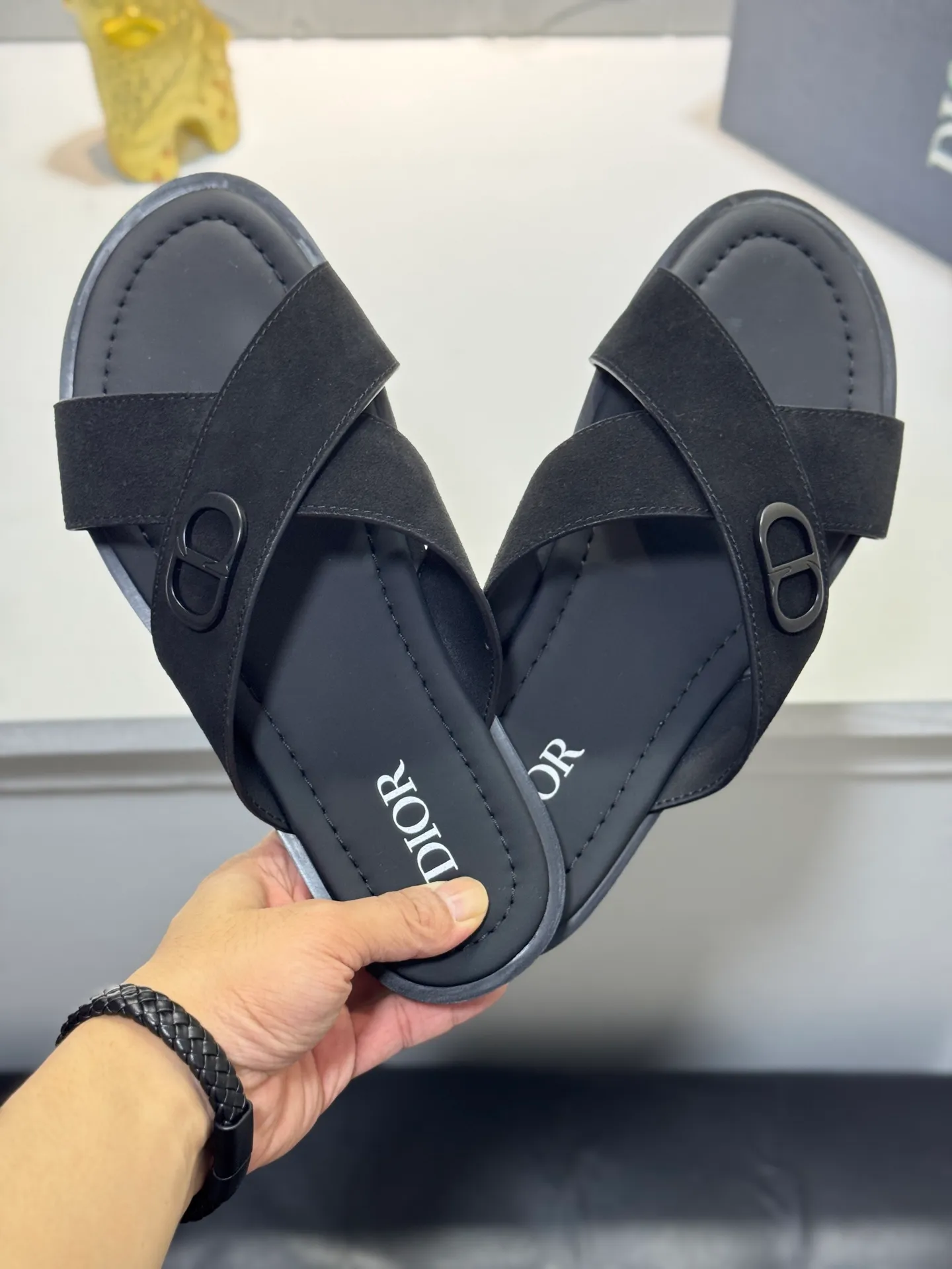 Men's men's shoes 💰320 [New style] 🦇🦇𝐂𝐡𝐫𝐢𝐬𝐭𝐢𝐚𝐧 𝐃𝐢𝐨𝐫 Dior slippers - the latest hot sandals, classic sandals, original replicas, super durable and versatile, cowhide leather with hardware accessories, very comfortable on the feet Look slim and white. Original molded outsole size: 38-44 (.45. Customized